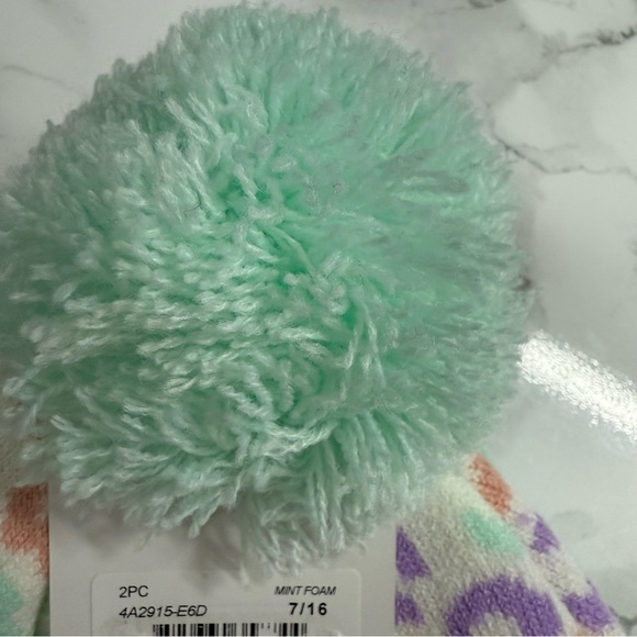 Nike Girl Mint Foam Beanie and Glove Set - Picture 8 of 8